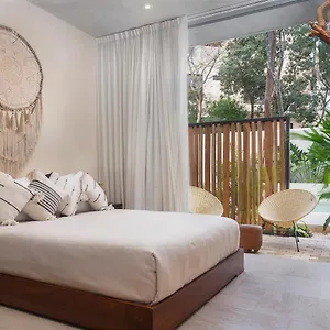 Apartamento Private Wterrace & Direct Pool Access A104